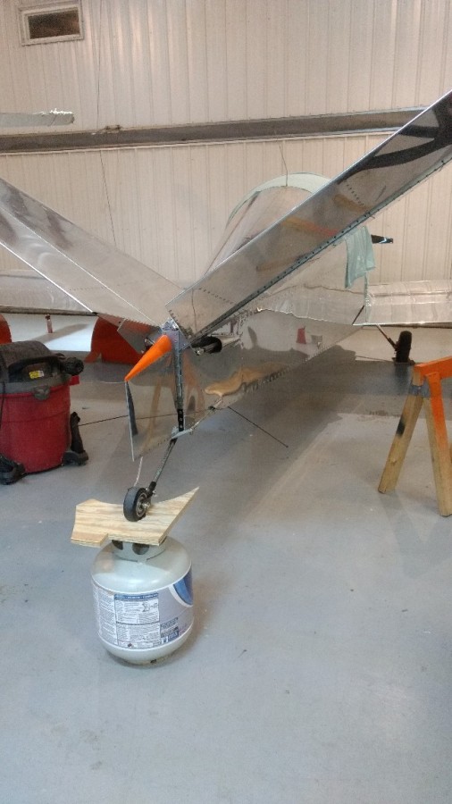 tailwheel stand.jpg