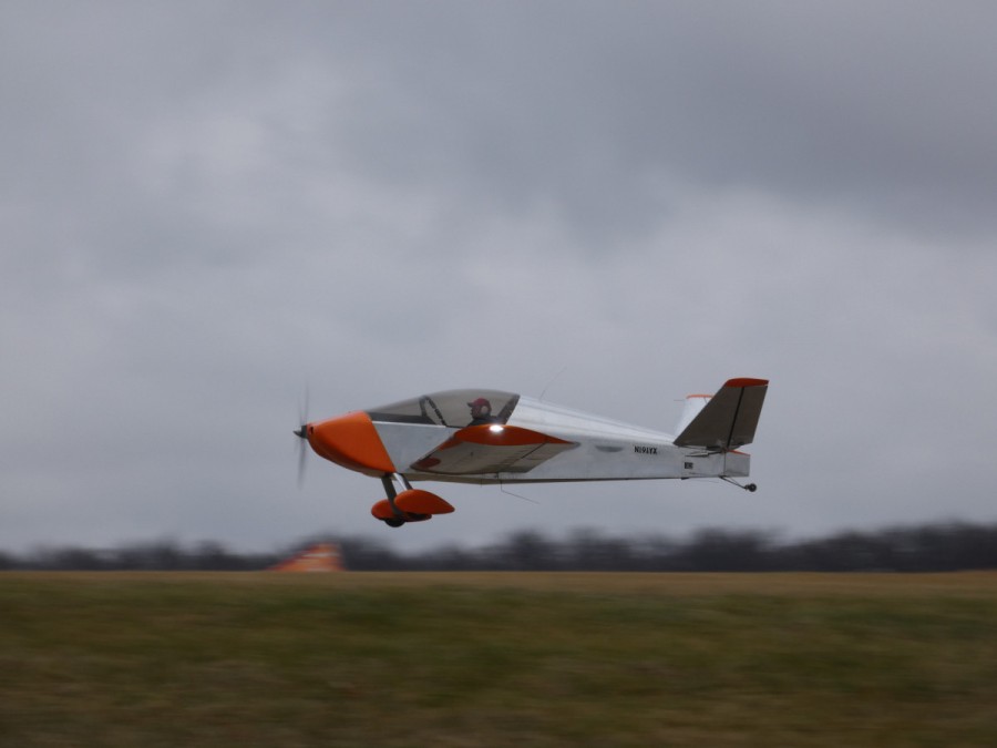 Waiex low takeoff.jpg